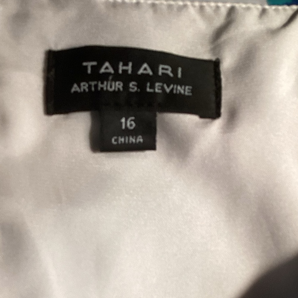 Tahari White and Green Patterned Dress - Picture 13 of 14
